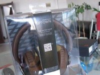 飞利浦SHL1700耳机——卓越音质的完美享受（透明音质与舒适佩戴的结合，让音乐触动灵魂）