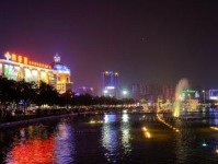 索尼A7r在拍摄夜景方面的表现（探索索尼A7r相机的佳能力，捕捉夜间的绚丽）