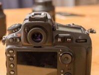尼康D8100相机的性能与特点（解析D8100的画质、对焦和视频功能）