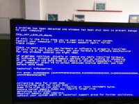 电脑重装系统死机蓝屏的原因及解决方法（遇到电脑重装系统死机蓝屏，如何快速解决）