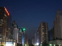 索尼A7r在夜景摄影中的出色表现（夜色绚丽，A7r捕捉美景细腻动人）